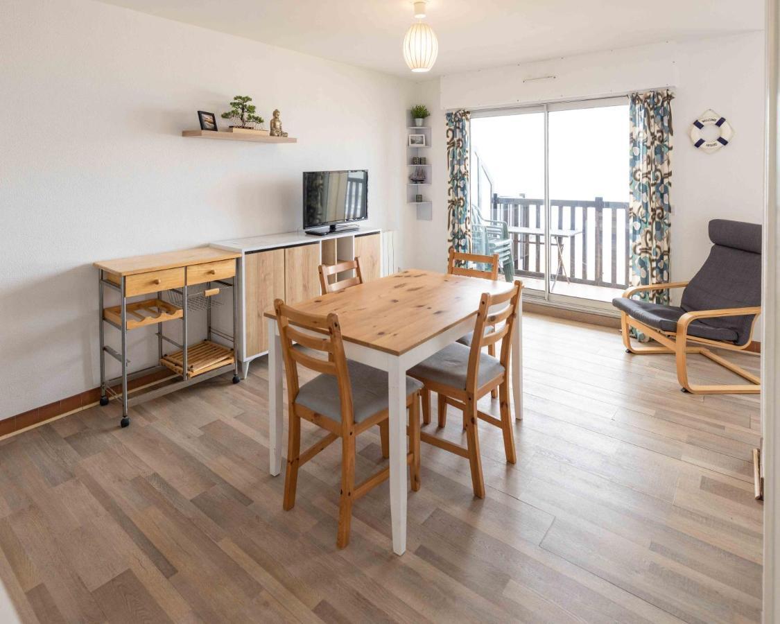 Charmant Appartement Face A La Mer Avec Balcon Houlgate Exterior photo