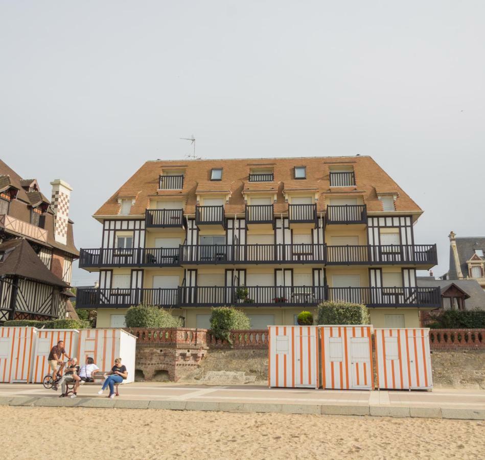 Charmant Appartement Face A La Mer Avec Balcon Houlgate Exterior photo